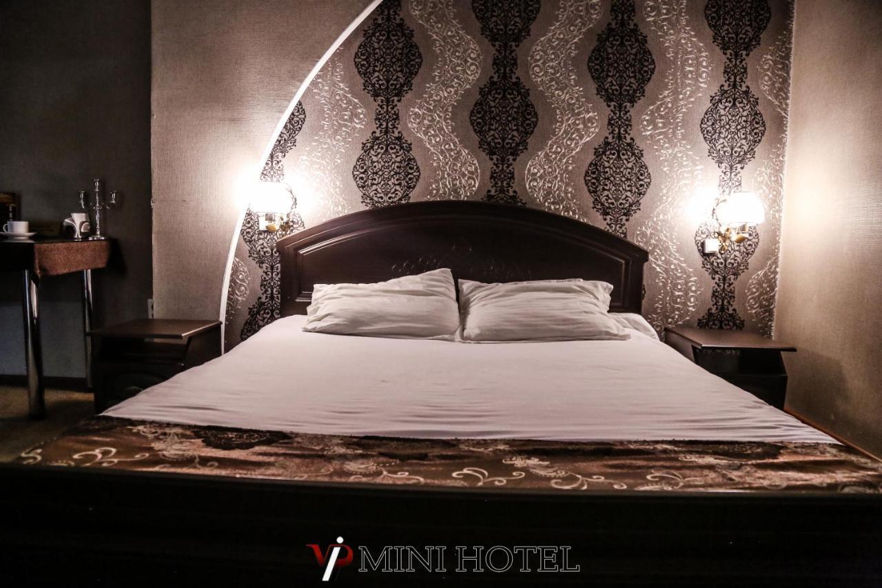 Vip Mini Hotel Semei Exterior foto