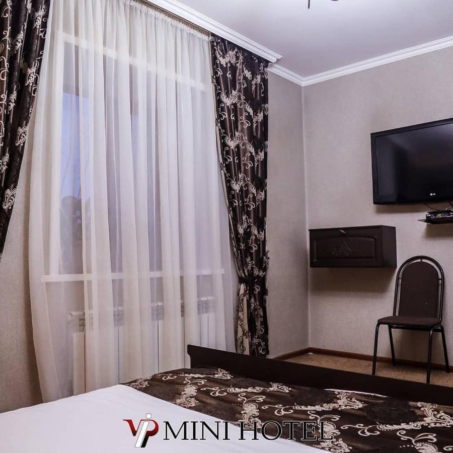 Vip Mini Hotel Semei Exterior foto