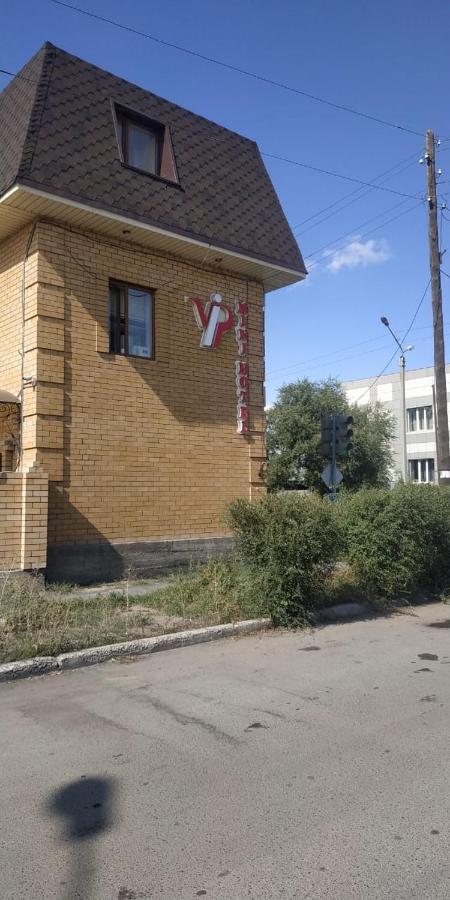 Vip Mini Hotel Semei Exterior foto